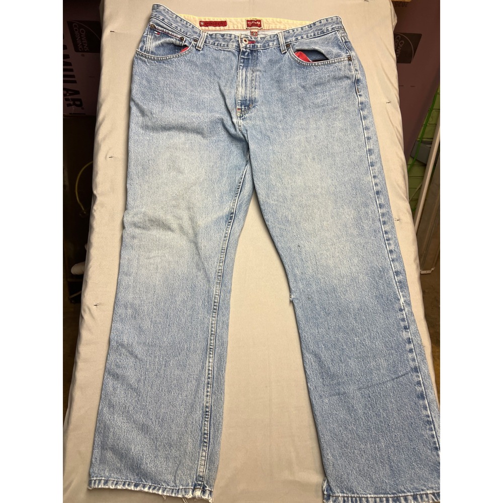 Tommy Hilfiger Freedom Fit Jeans Mens 38x32 Light Wash Denim Straight Vintage